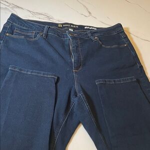 Anne Klein Women’s Dark Blue Relaxed Jeans